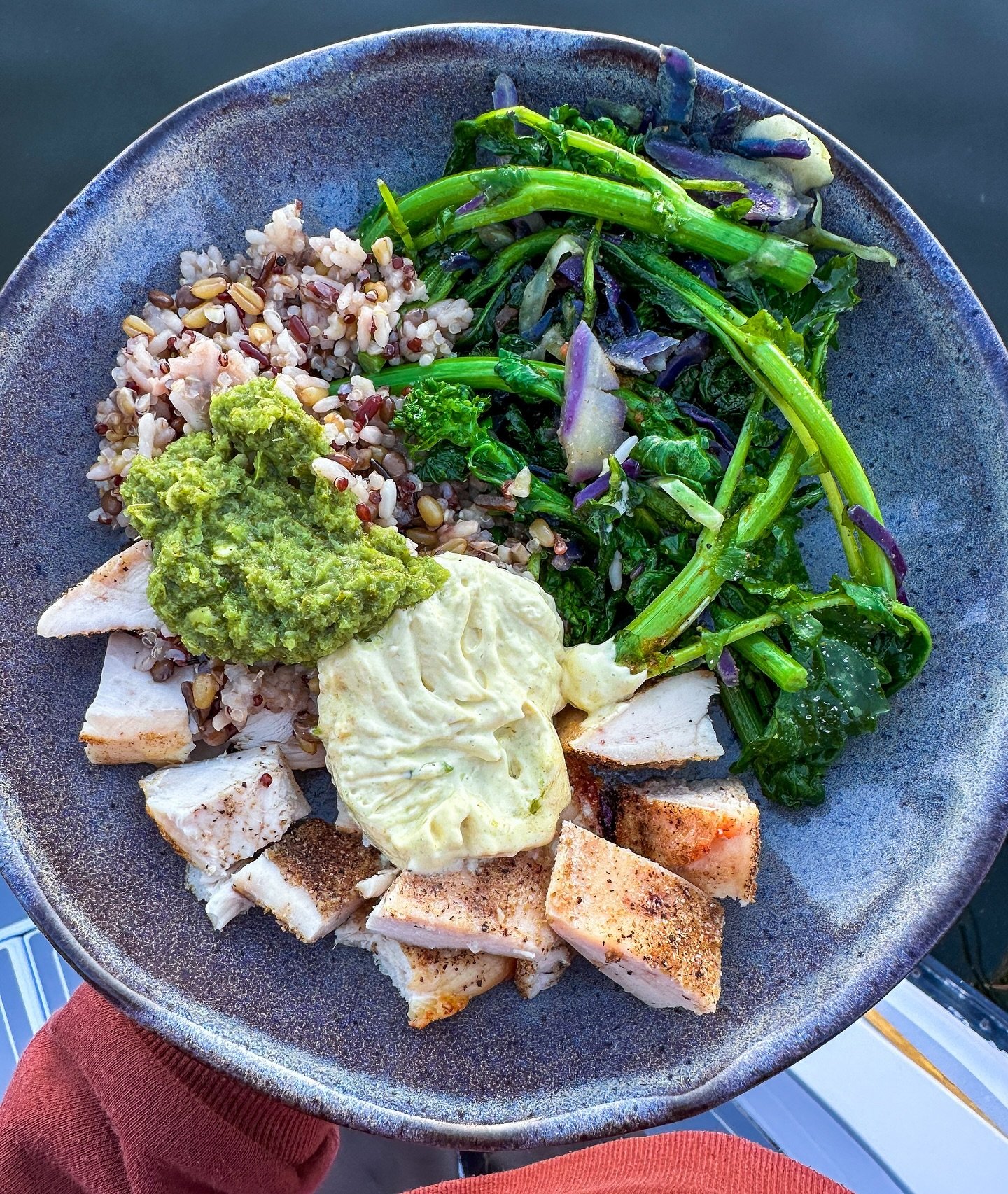 Eating in harmony with your hormones 😌

This is a great example of a meal that nourishes all three major sex hormones: estrogen, testosterone, and progesterone. 

- Estrogen loves protein &amp; fat (chicken, coconut yogurt, mayo)
- Testosterone love