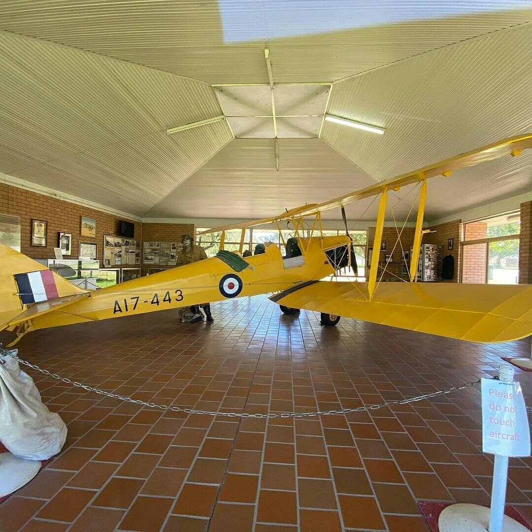 From catching a glimpse of the&nbsp;P.S. Wagga Wagga paddlesteamer wreck and exploring the town's history at the&nbsp;Tiger Moth Memorial to a strum of the big guitar at the local visitor information centre, koala spotting and an afternoon at the Lak