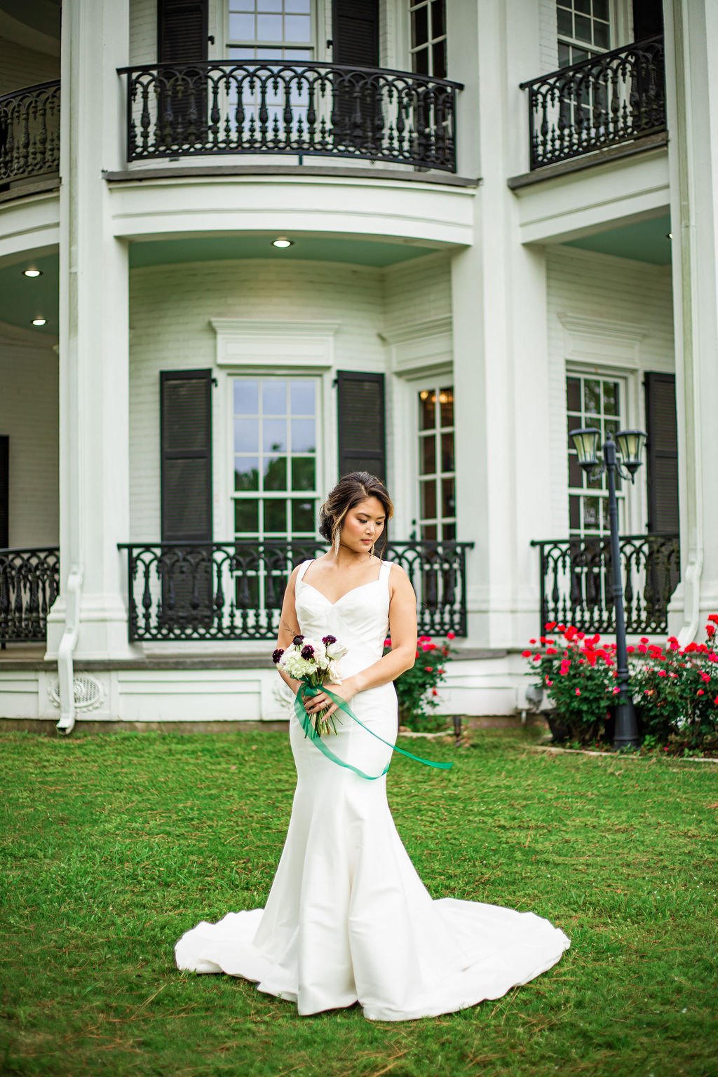 MA 55040
Trumpet sweetheart neckline in Mikado
Size 8 & 26 $687