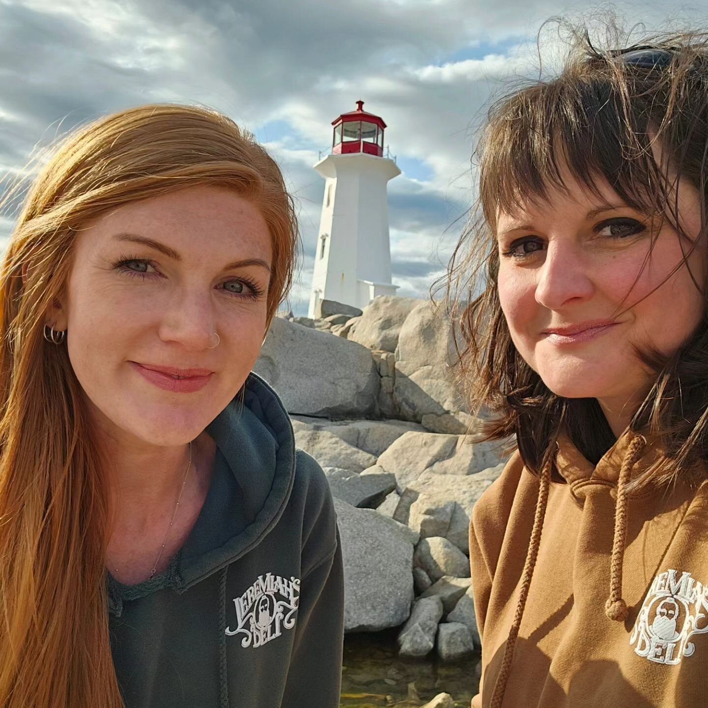 Jeremiah's went to Peggy's Cove for a minute...literally!!! 
.
.
.
.
.
#peggyscove #novascotia #halifax #lighthouse #matchingsweaters