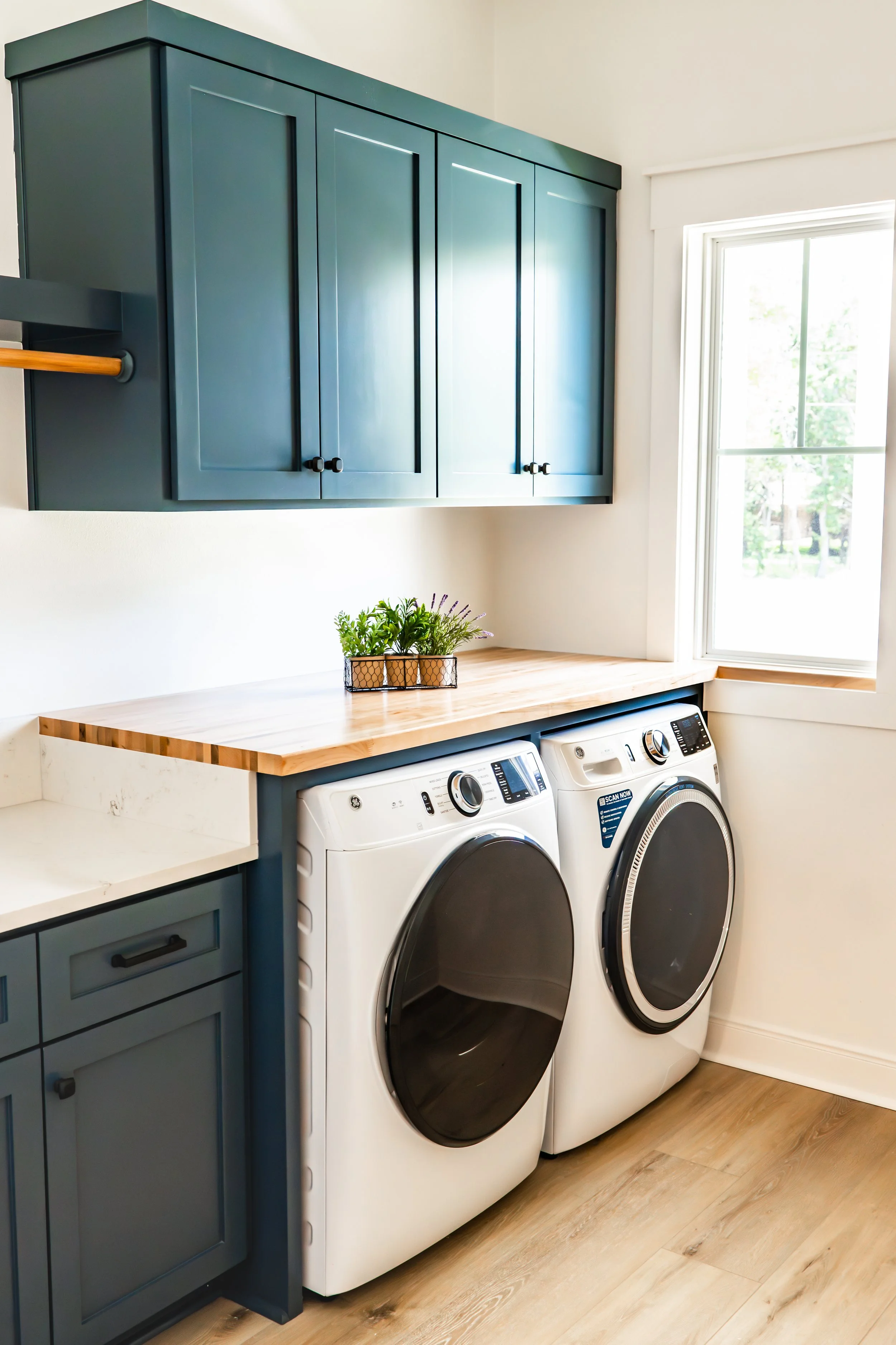 Laundry Room-1-2.JPG