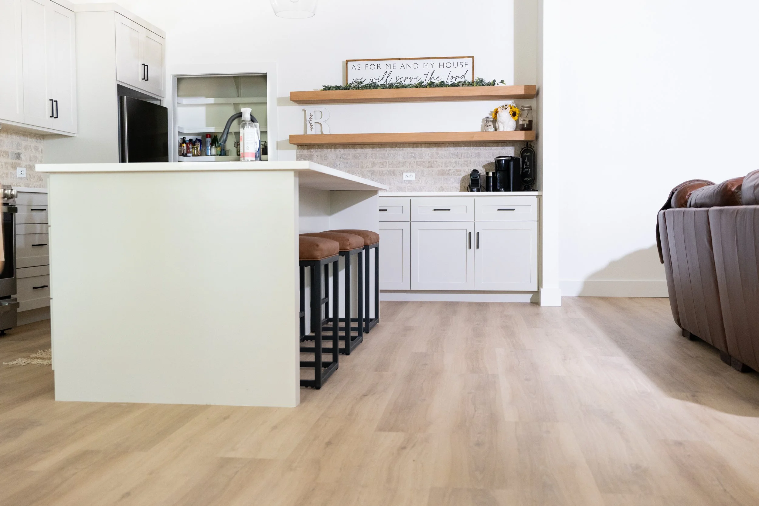 770 N. County Line Road-1-4.JPG