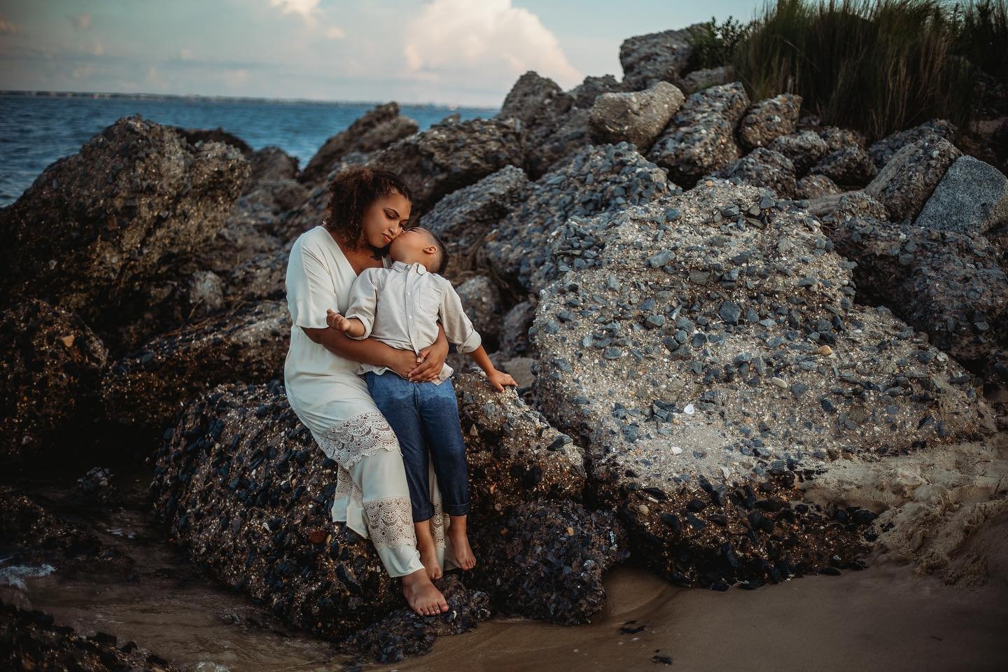 There&rsquo;s nothing like a mother&rsquo;s love. 
&bull;
#tiarradarnellphotography #hamptonroadsphotographer #757photographer #suffolkphotographer #norfolkphotographer