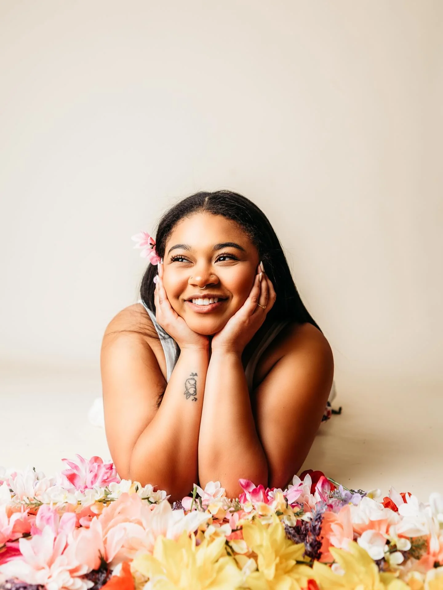 ELAINA: 

This session felt like spring, peace, and joy all in one frame 🌸🤍