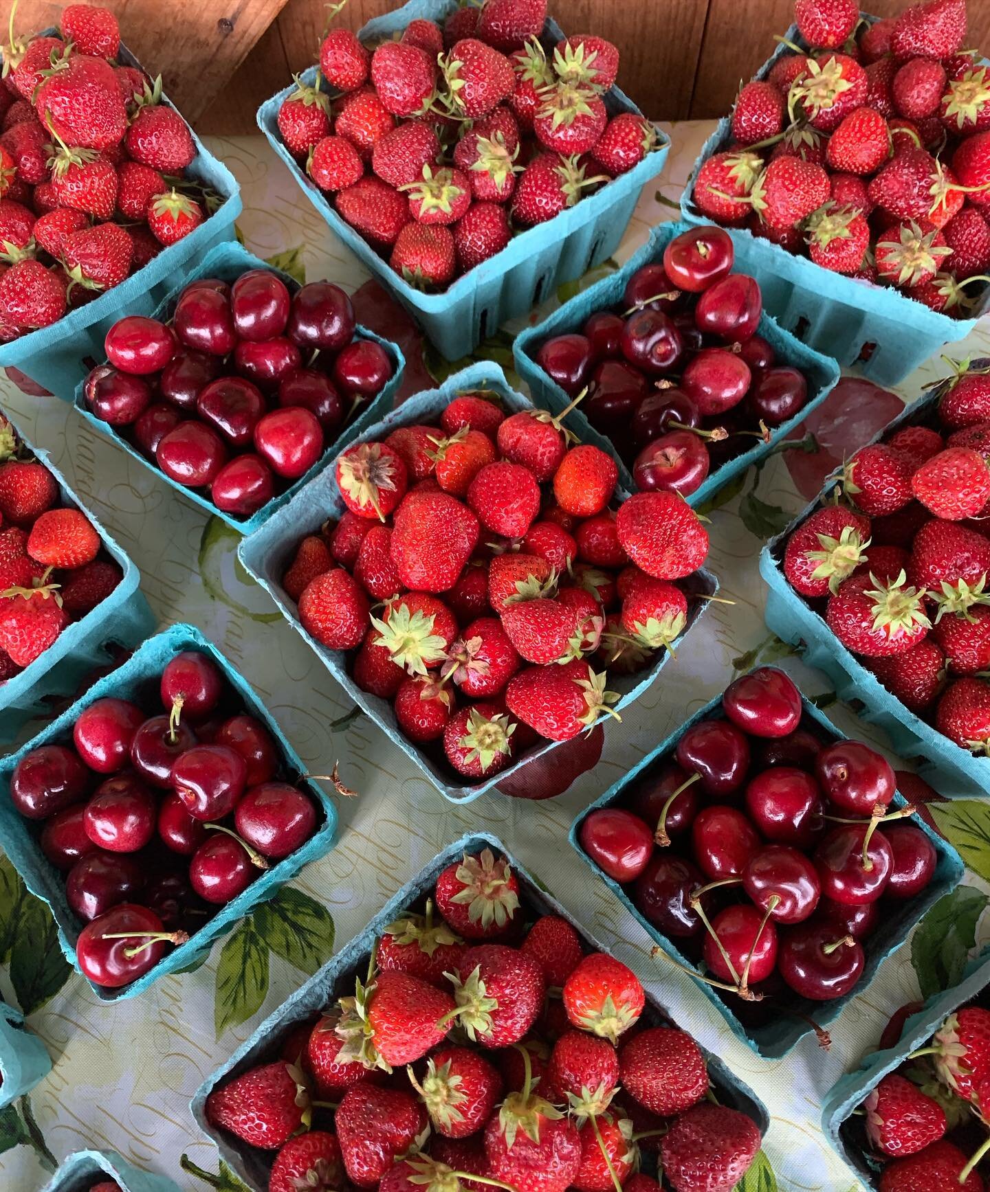 Last call this weekend on strawberries, cherries, and asparagus. Peaches and blueberries are just starting.  Native corn is here! 🌽🌽🌽🌽🌽