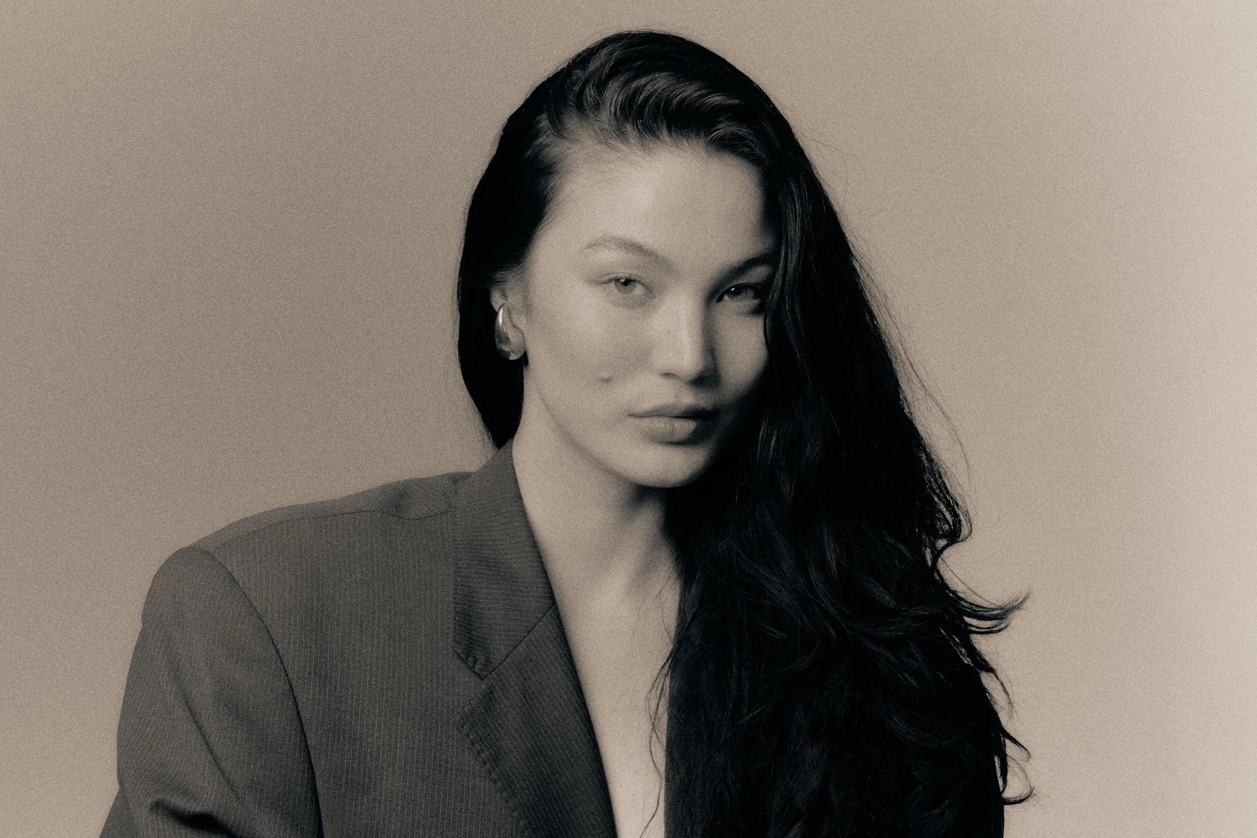 SARAH HEMI: BETWEEN MUSIC, MOVEMENT AND SELF-DISCOVERY