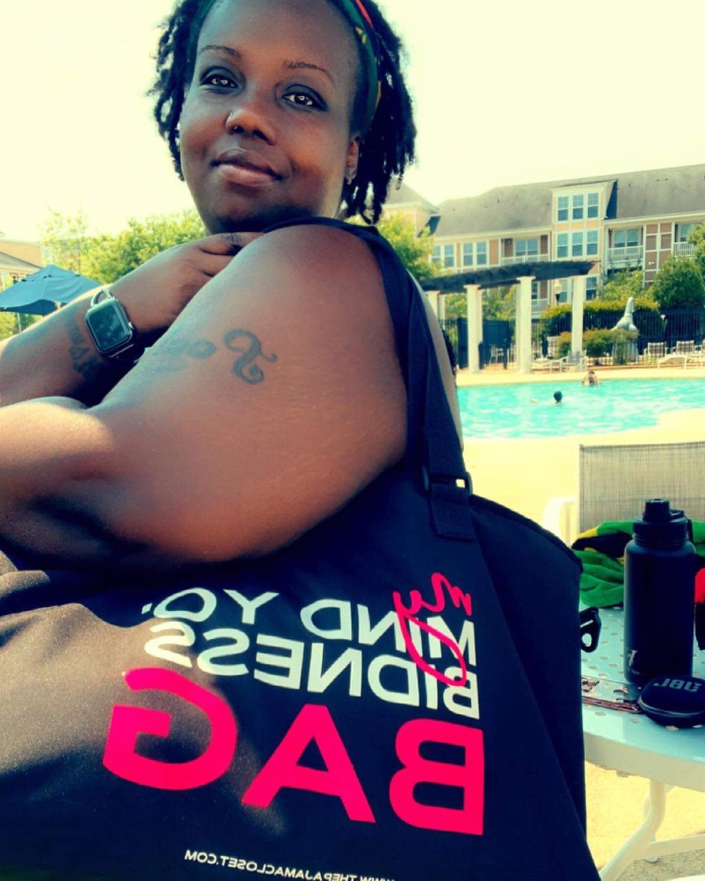 My Mind Yo Bidness bag loves the pool.  You know it&rsquo;s waterproof right??? Get yours now.  www.thepajamacloset.com
