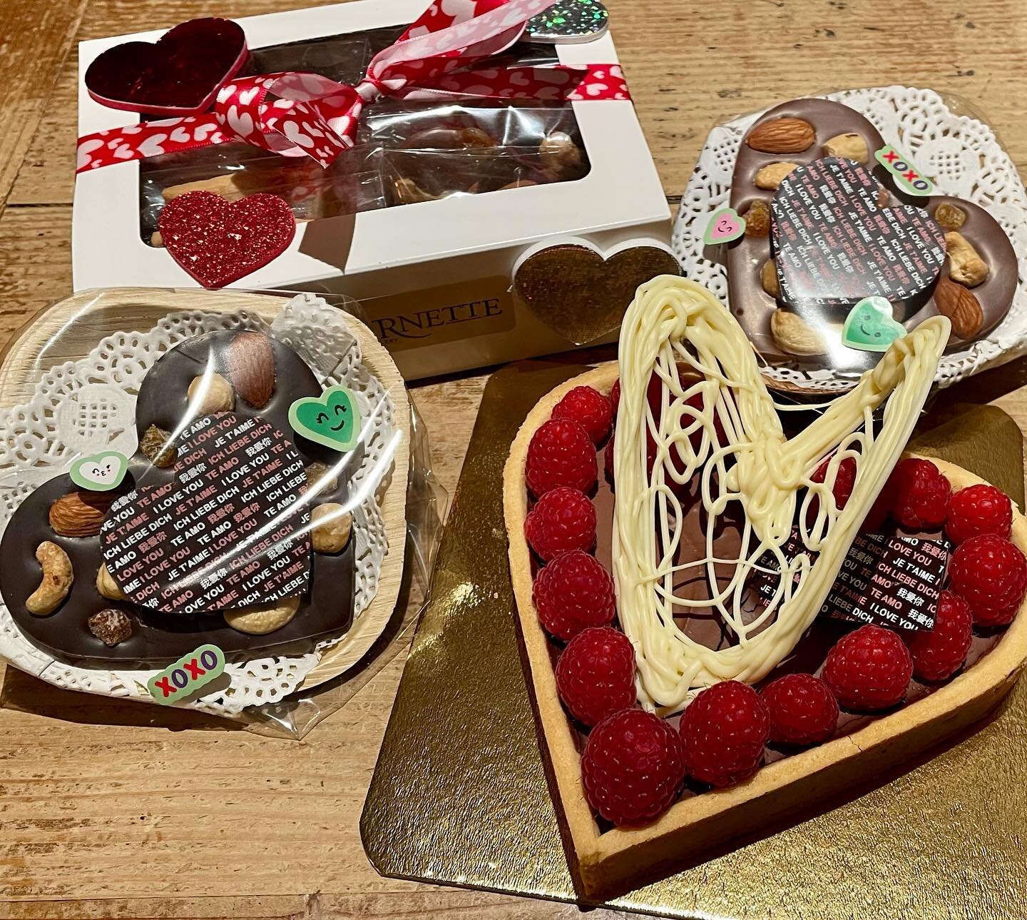 Love is in the air at La Fournette! This week for Valentine&rsquo;s day, we have a chocolate and raspberry tarte, dark or milk chocolate with nuts and dried fruits, as well as a gift box with some of our most popular chocolates and cookies.