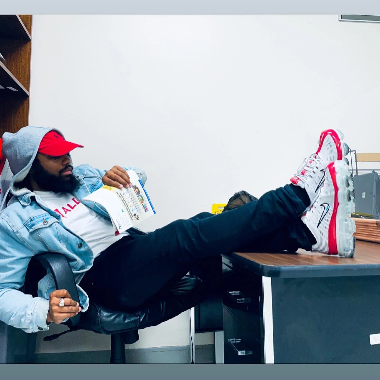 Resignation|&bull; As of today&hellip; effective immediately I no longer work for Eisenhower Ninth Grade Center. 

I appreciate all the students that allowed me to teach, mentor, and coach them through some of their most difficult situations. To the 