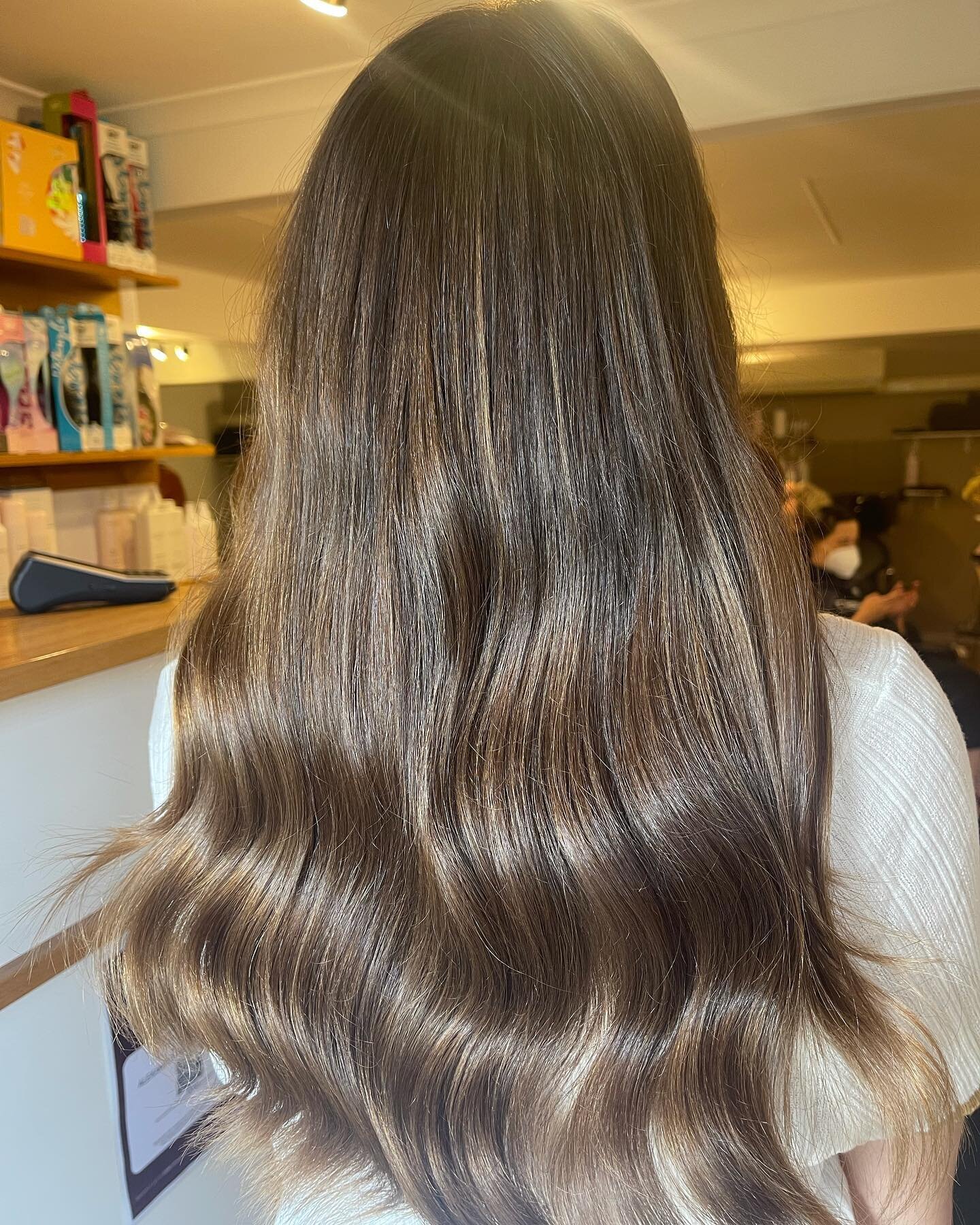 Brunette Goddess 🦋 
We love the @nakhair GLOSS range 💙 

Semi permanent, risk free coloring that leaves your hair so silky &amp; hydrated 🌊 

Here we softly colored over some beautiful balayage foil work that will shine through a little more with 