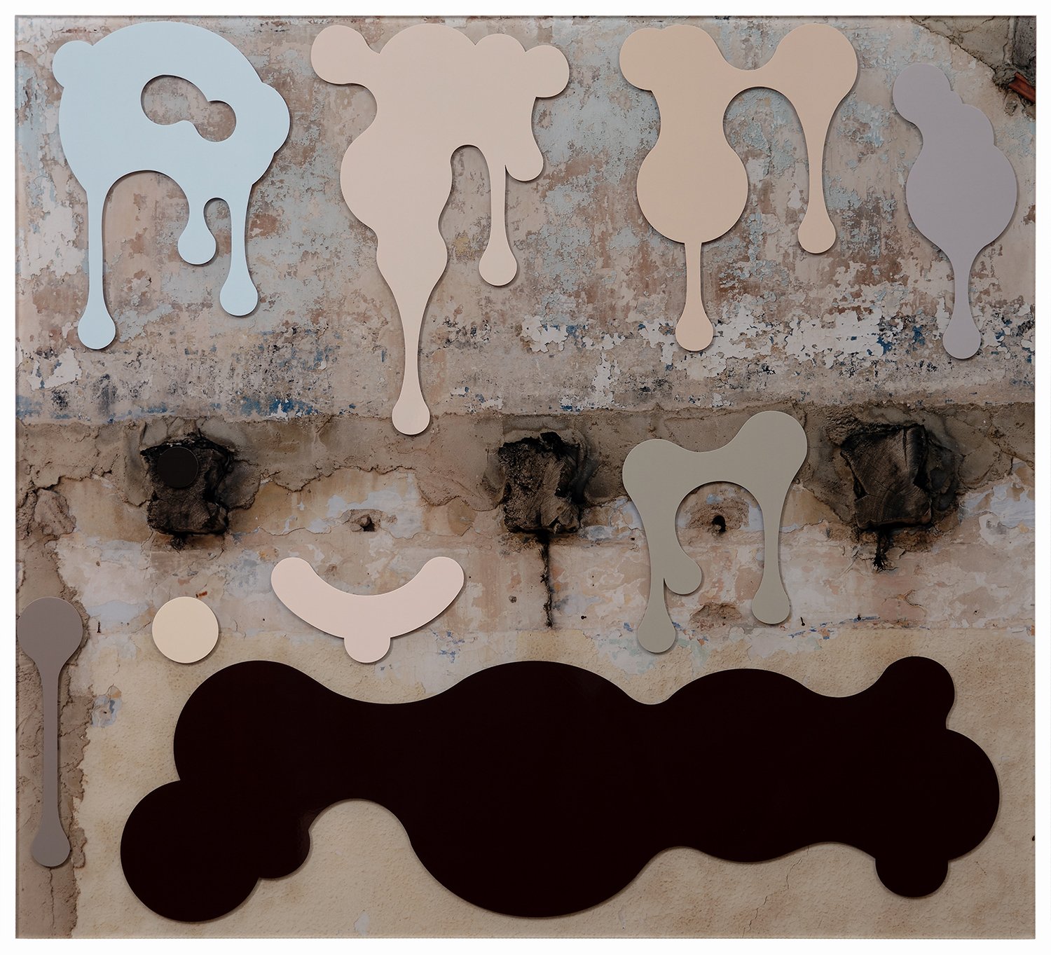 Barrio Cartoon Five , 2023 , vinyl foil on Diasec-mounted C-print , wood frame , 83 x 91,5 cm.