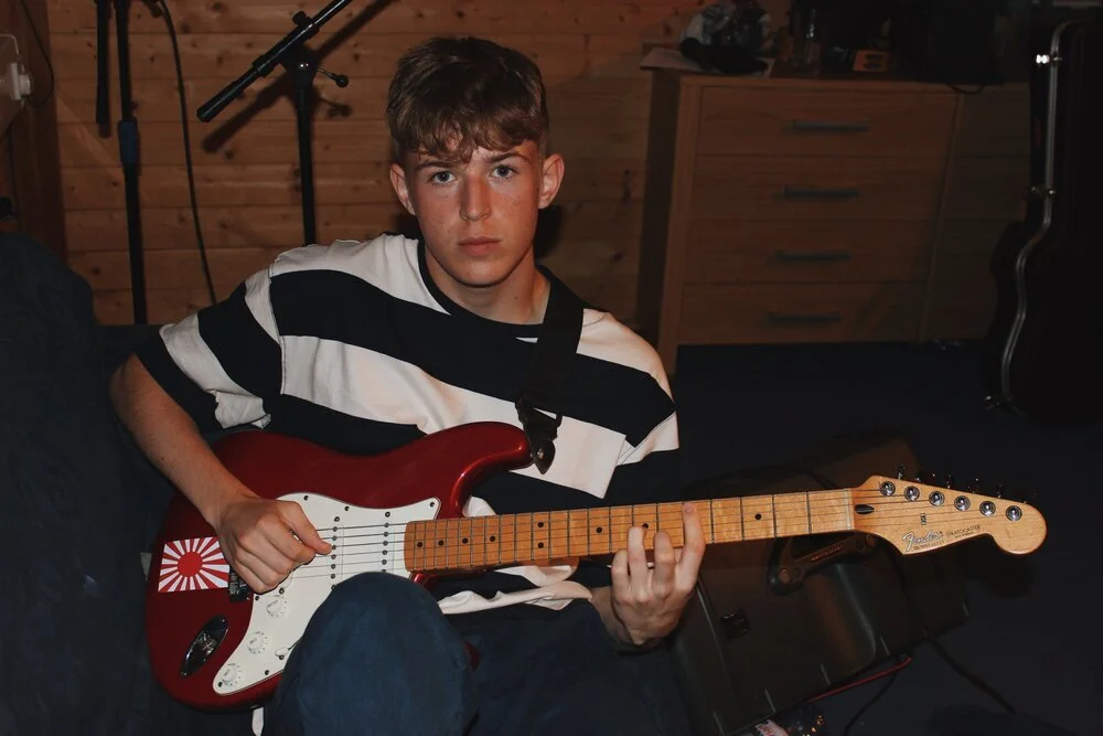 NO STOPPING OXFORDSHIRE’S FRESHEST INDIE ARTIST ‘DANNY MELLIN’ BACK WITH THIRD SINGLE OF 2020 ‘SEE YOU AROUND’