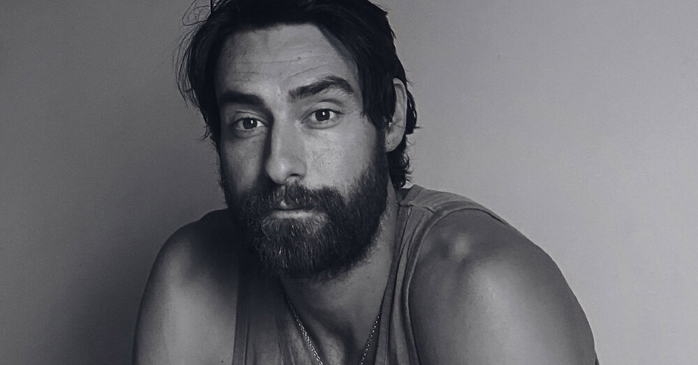 RAFA IS HERE TO INFUSE YOUR BODY WITH A NEVER-ENDING GROOVE IN HIS DEBUT SINGLE, ‘FIGHT NO MORE’.