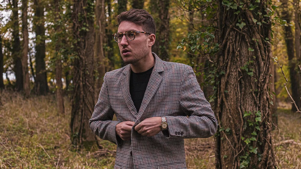 VULNERABLE, GENTLE, YET SOMEWHAT GRITTY, ‘HOLD ON TO YOU’ IS A COMPLETELY RELEVANT AND SOMEWHAT REASSURING.