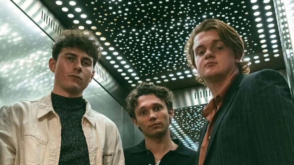 GUITAR MUSIC IS ALIVE AND WELL, AND THE MANATEES ARE REINFORCING THIS POINT IN NEW SINGLE 'KNOW YOU'