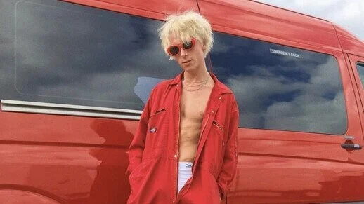 MILA DROPS PUNCHY AND INFECTIOUS NEW SINGLE 'QUEEN OF THE HIVE'