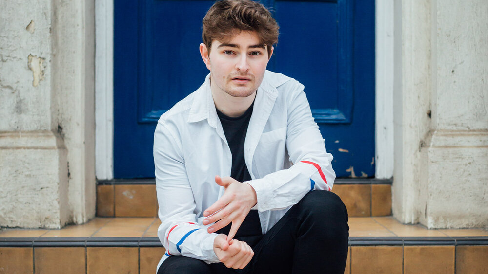 YELLOWLEES REMAINS TRUE TO FORM AS HE BEARS ALL IN HIS MOST RECENT HEARTFELT TRACK ‘KEEPSAKE’.