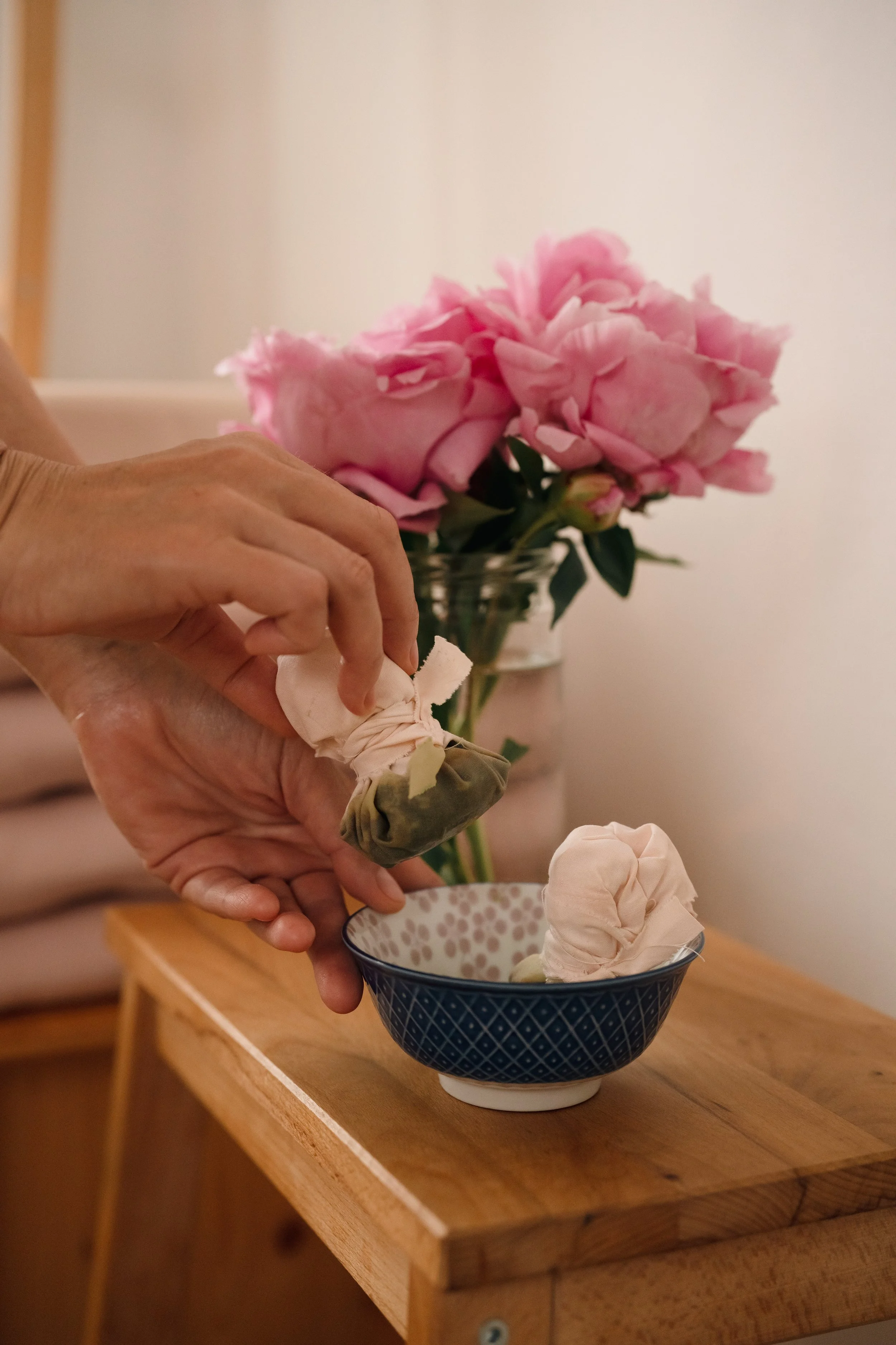 Podikizhi - Kräuterpulver Stempel Massage