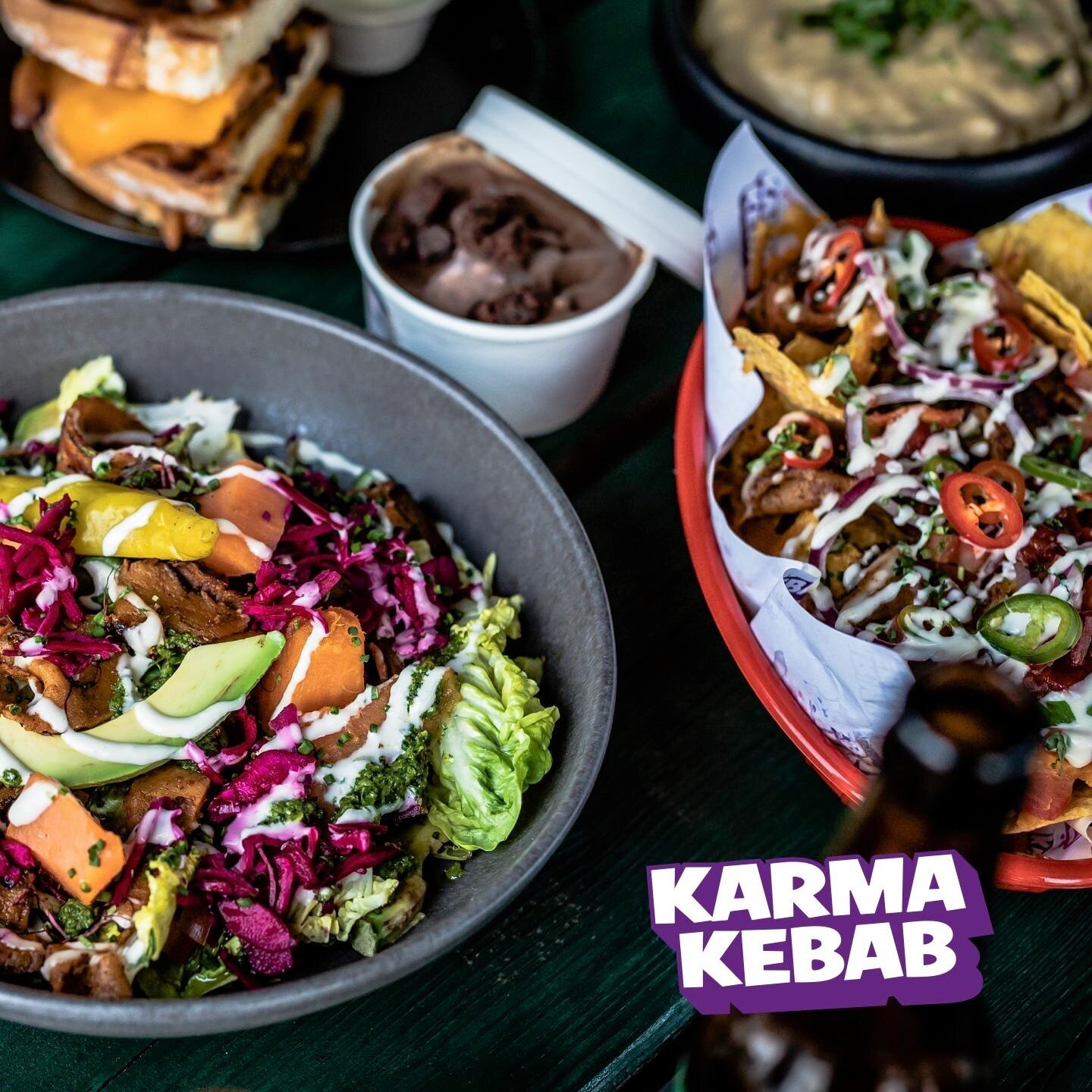 Ohhh yes, this can be your dinner tomorrow 🎉 How? 
1. Pick your box in our webshop 🎁
2. Ordered today = delivered tomorrow! 💨 
3. Check the recipes on our website 🥙

#easyas123 #karmakebab #karmarabbit #vandaagbesteldmorgeninhuis #veganrecipe #ve