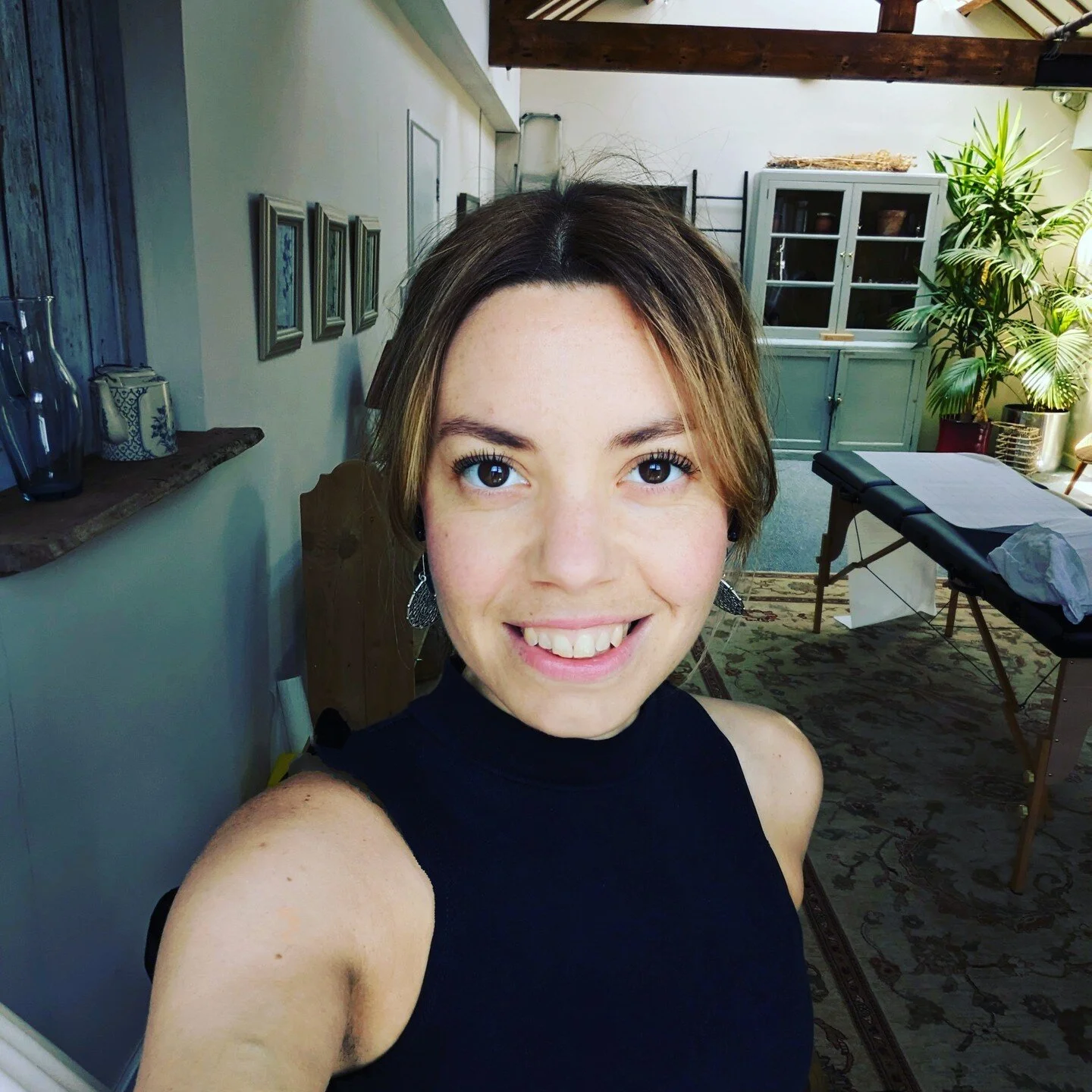 *Welcome*

Sometimes it can be intimidating seeking out any new type of therapy so lets take away some of the mystery!

*What to expect*

This friendly face.
This beautiful calm haven in the heart of Bristol city centre.
Space for you to share whatev