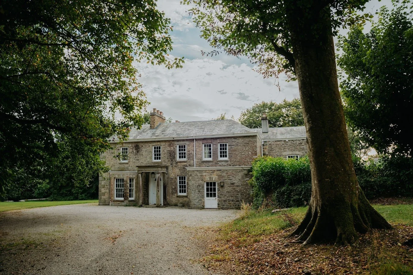 Weekend wedding venue: Boconnion Manor House