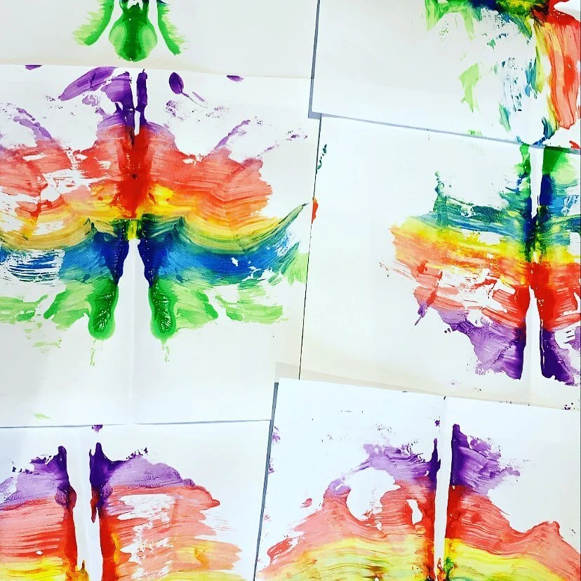 Check out my story on a quick and super fun activity to try out with the kids, which will help encourage creativity and engage little minds at home! 🌈🌈🎨 #stayhome #kidsactivity #creative #rainbow