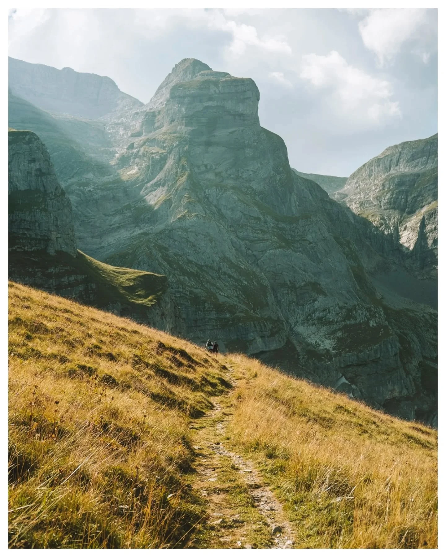 Nothing beats a Jet2 holiday &ndash; to Switzerland 🇨🇭

When your dear friend from Spain comes to visit you, you know you have to unpack the most swiss experience for her. 🥾

We went hiking - of course, 
saw some cows - of course 🐄
and had some c