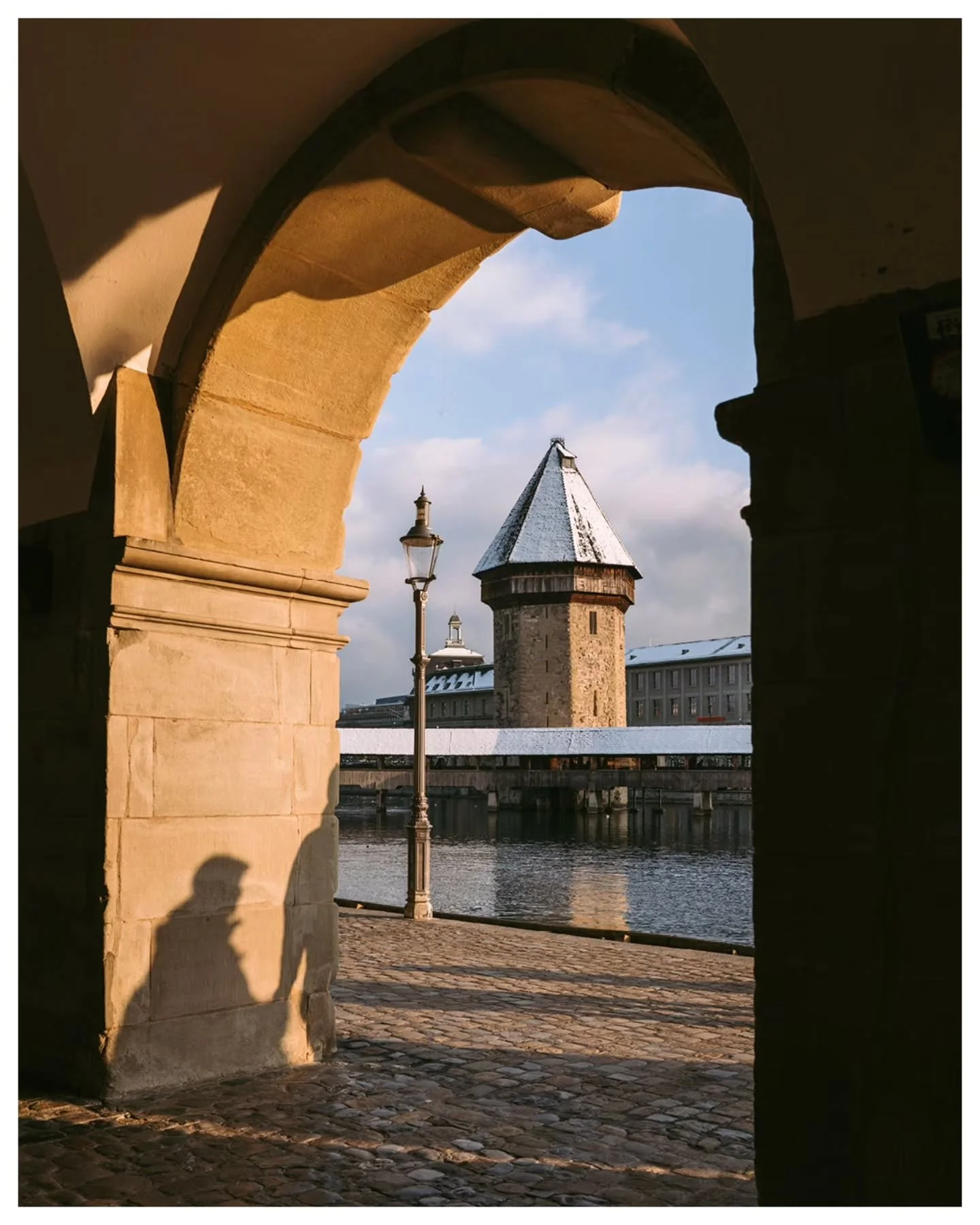 Little sunset action when we had our first snow in Lucerne ❄️🩵

📷 Sony a7iii 

@sonyalpha @sony.schweiz @visitlucerne @visitswitzerland

#visitlucerne #myswitzerland #lucerne