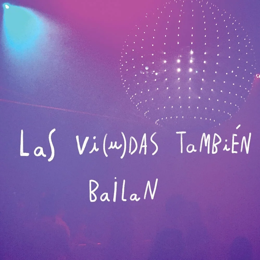 Las viudas tambi&eacute;n bailan⁣.⁣
⁣
Hace unos d&iacute;as qued&eacute; con mi t&iacute;a. No nos vemos a menudo. Vivimos lejos la una de la otra. Pero ella nos sigue en Instagram y es una fan. Por qu&eacute; no decirlo. Cuando publicamos una histor