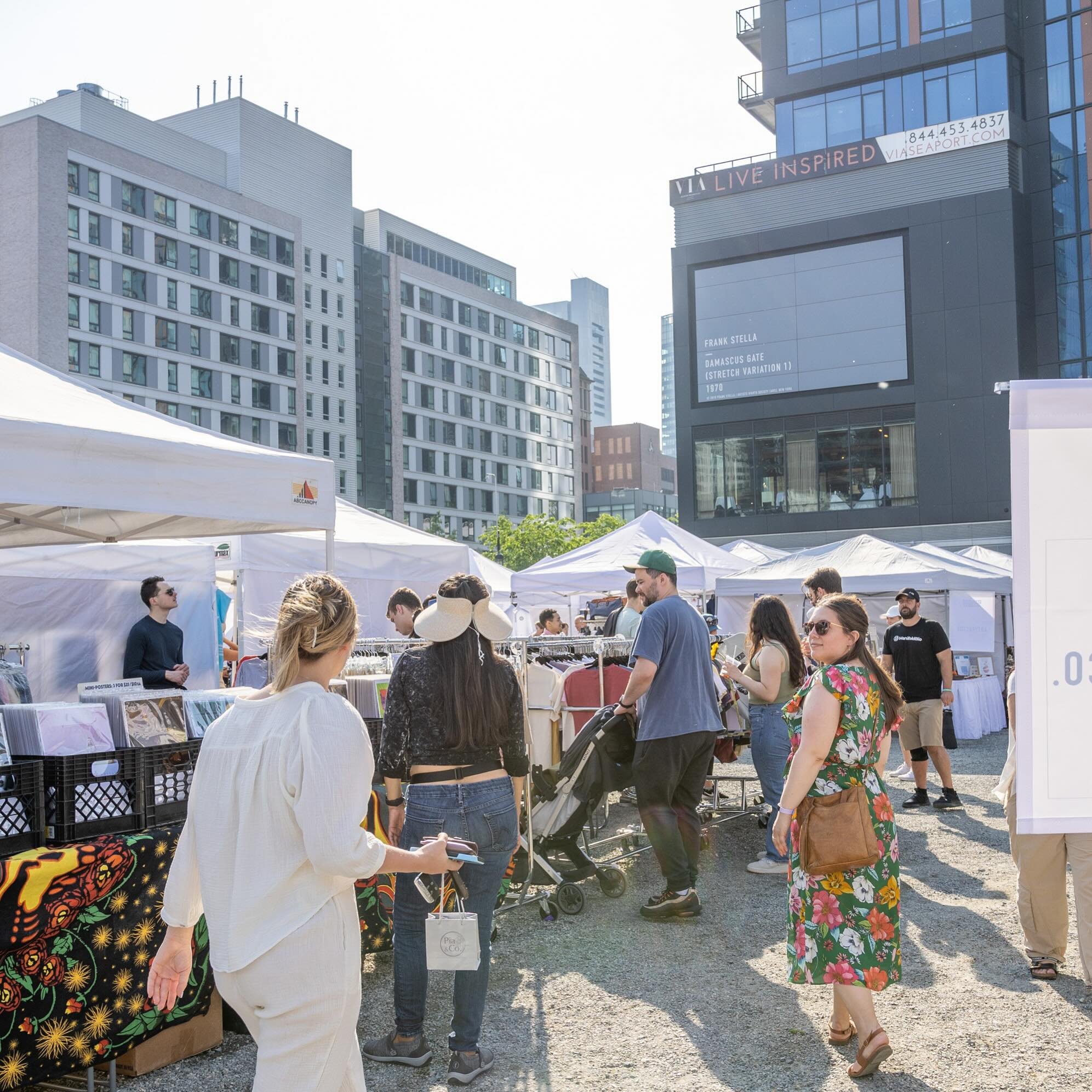 Who&rsquo;s ready for spring markets? 🙋🌺🙋&zwj;♀️☀️🙋&zwj;♂️🌸💚💚💚 You can find us in BOTH Boston and Brooklyn this weekend! 

✨🌞Seaport Summer Market🌊✨
🗓 Sat - Sun, May 11-June 30, Aug 24- Sept 21
⏰11am - 7pm 
🌇 @seaportbos

💐 Spring Makers