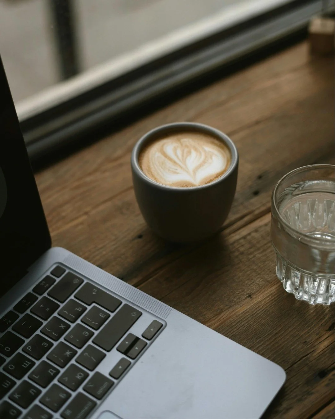 ☕ Morning brews and a space that feels like yours. At The Dock Hub, it&rsquo;s more than just an office &mdash; it&rsquo;s a place to feel at home. 

👉 Ready to grow your network? Start with us today. 

#coworkingspace #coworkingcommunity #officespa