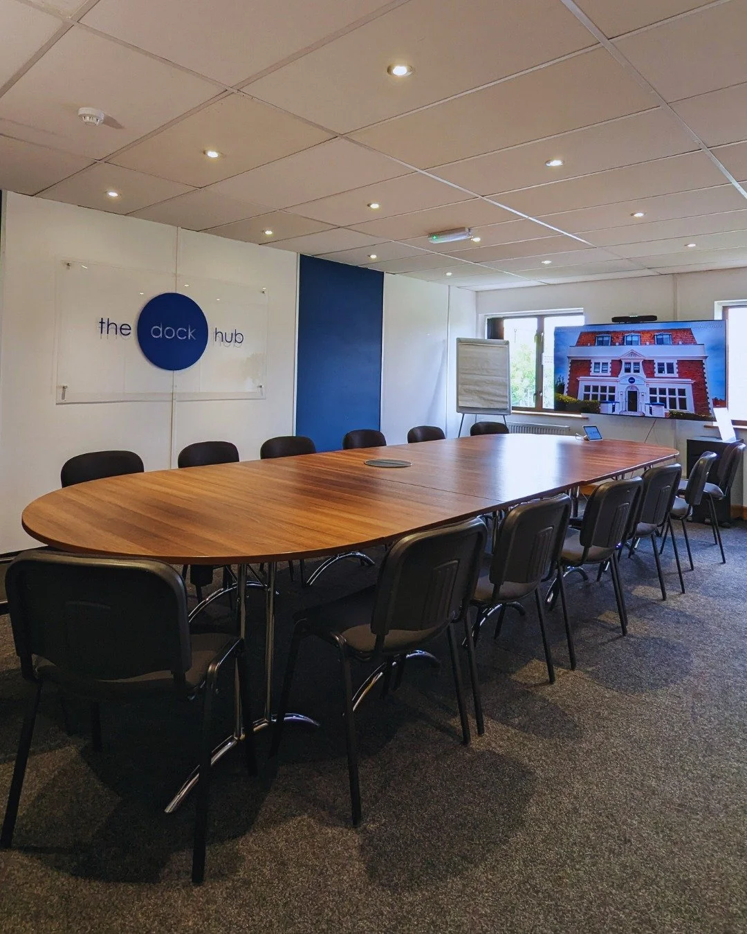 ✨ Need a space that feels welcoming but still professional?
Our bookable conference room in Hove is perfect for team catch-ups, client calls, or brainstorming sessions. Coffee included, ideas encouraged ☕

📅 Book by the hour or day &mdash; come see 