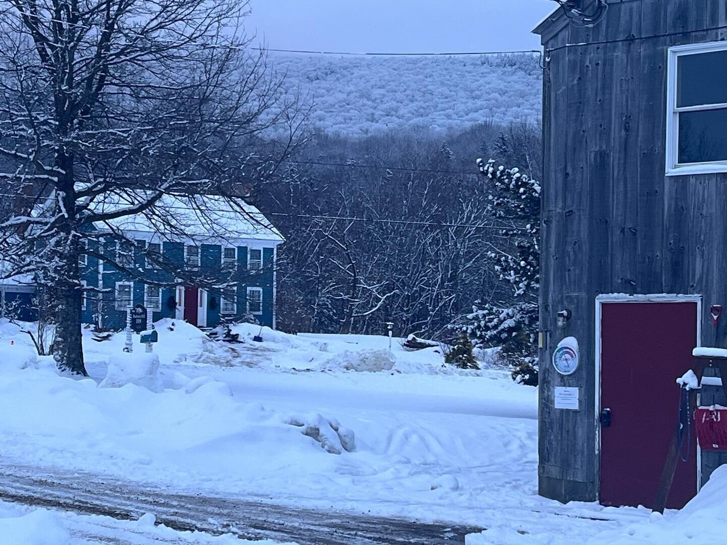 We have: 
Snow ❄️ 
Soup 🍜 
Skiing⛷️ 
Snowshoeing❄️ 👞 and a 
Sauna 🪵