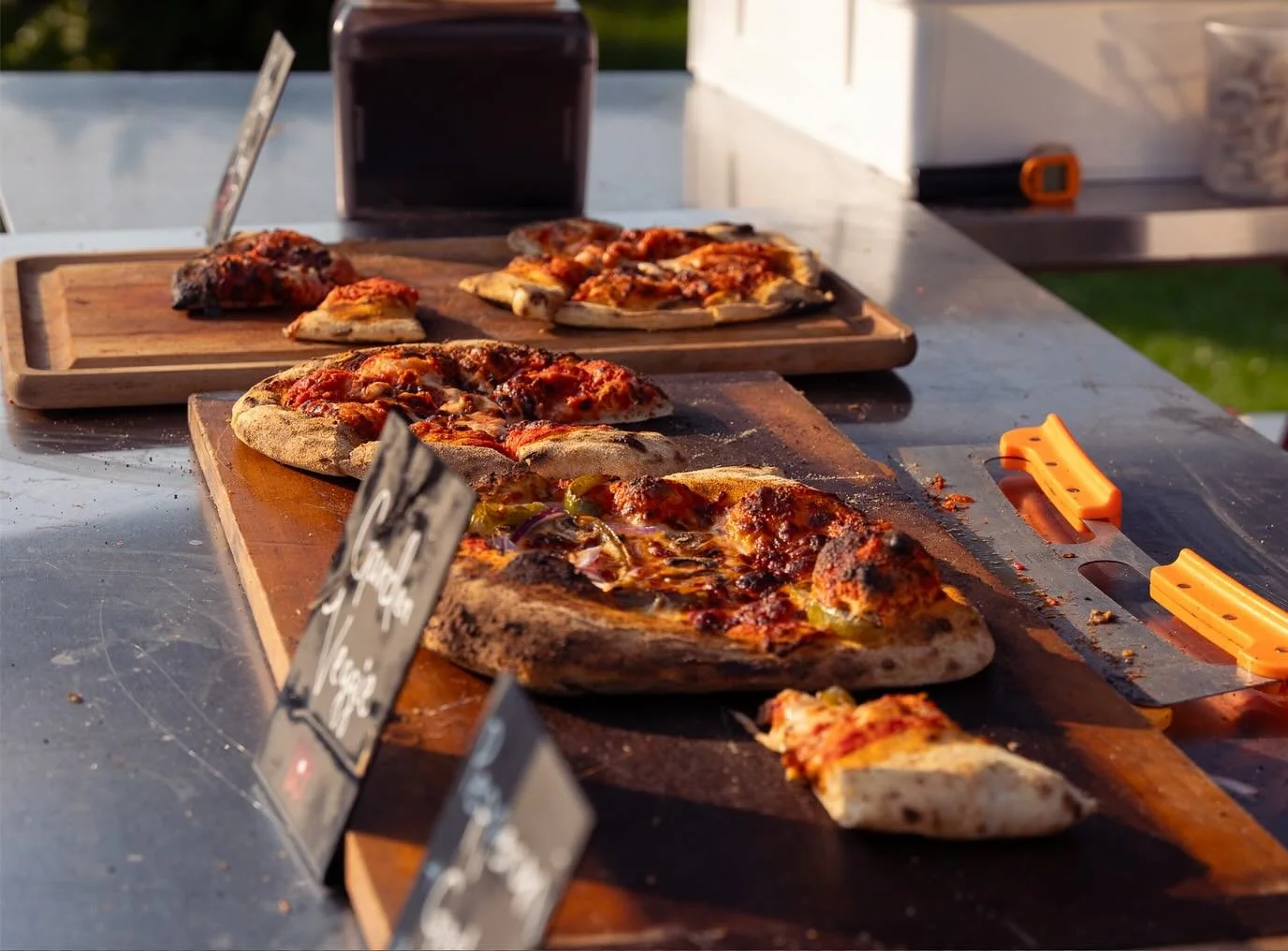 This Thursday, August 14th, it&rsquo;s a Hot Pickin&rsquo; Party! Come for the 🫐pickin&rsquo;🫐, stay for the 🎶pickin&rsquo;🎶&ndash; live bluegrass &amp; fresh blueberries.&nbsp;

Join us for Pizza by the Pond from 5-8pm: all-you-can-eat wood-fire