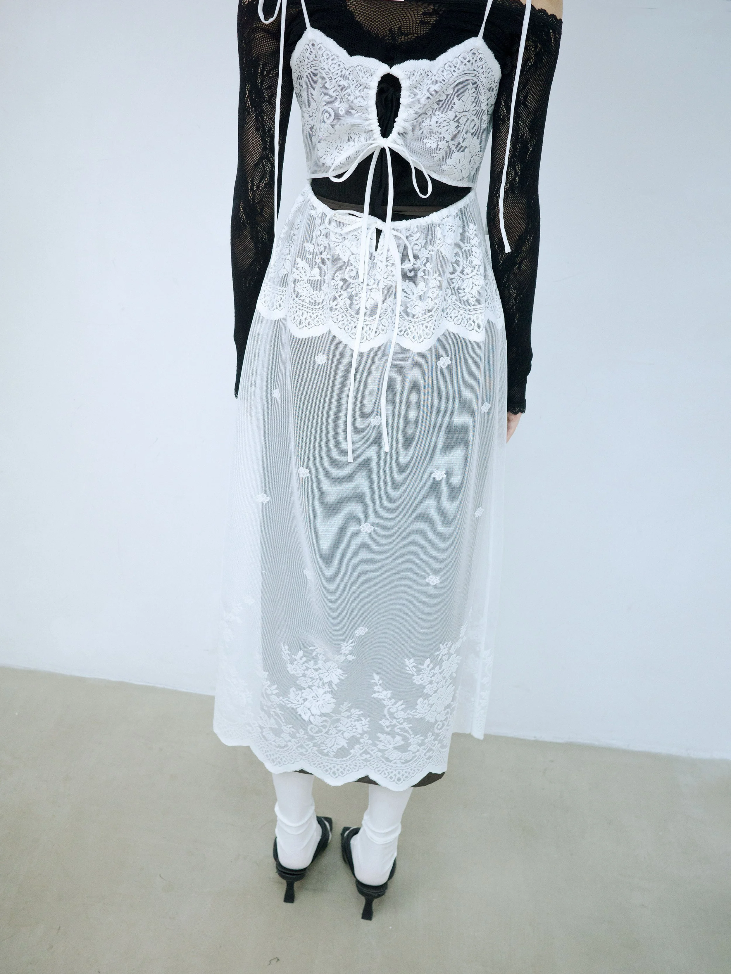 simonewht19.jpg