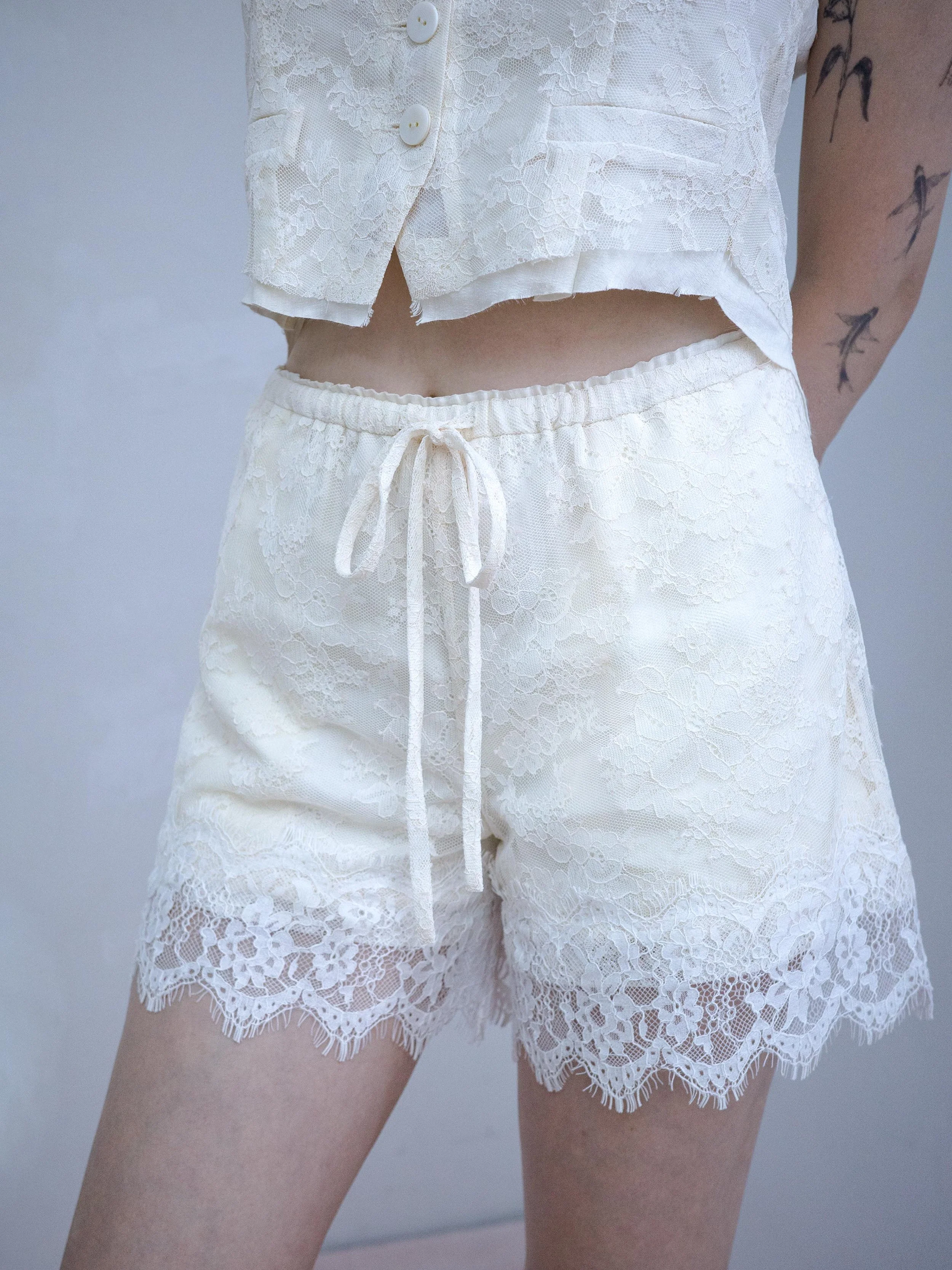104wht_2.jpg