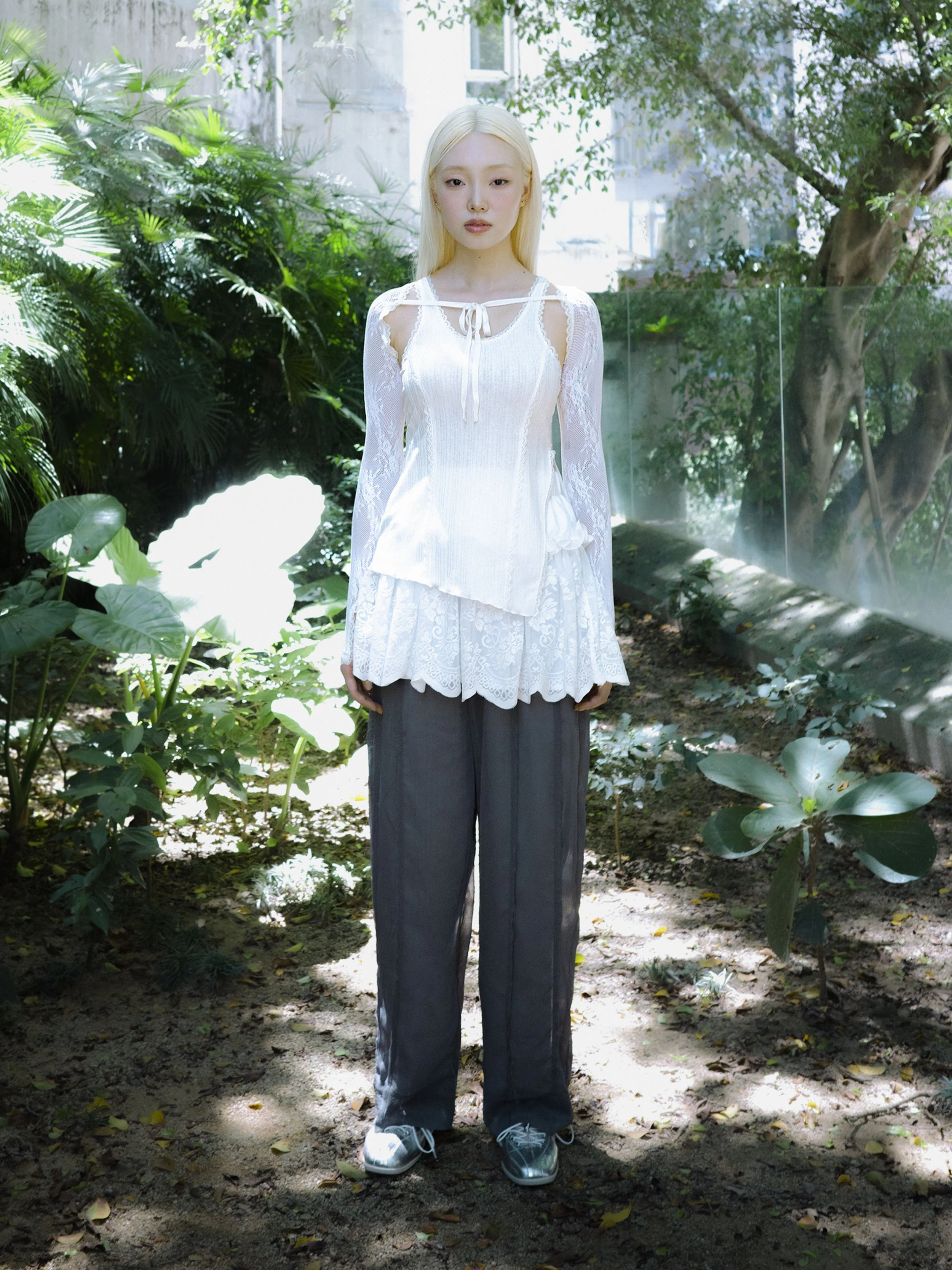 Sofiewht2a.jpg