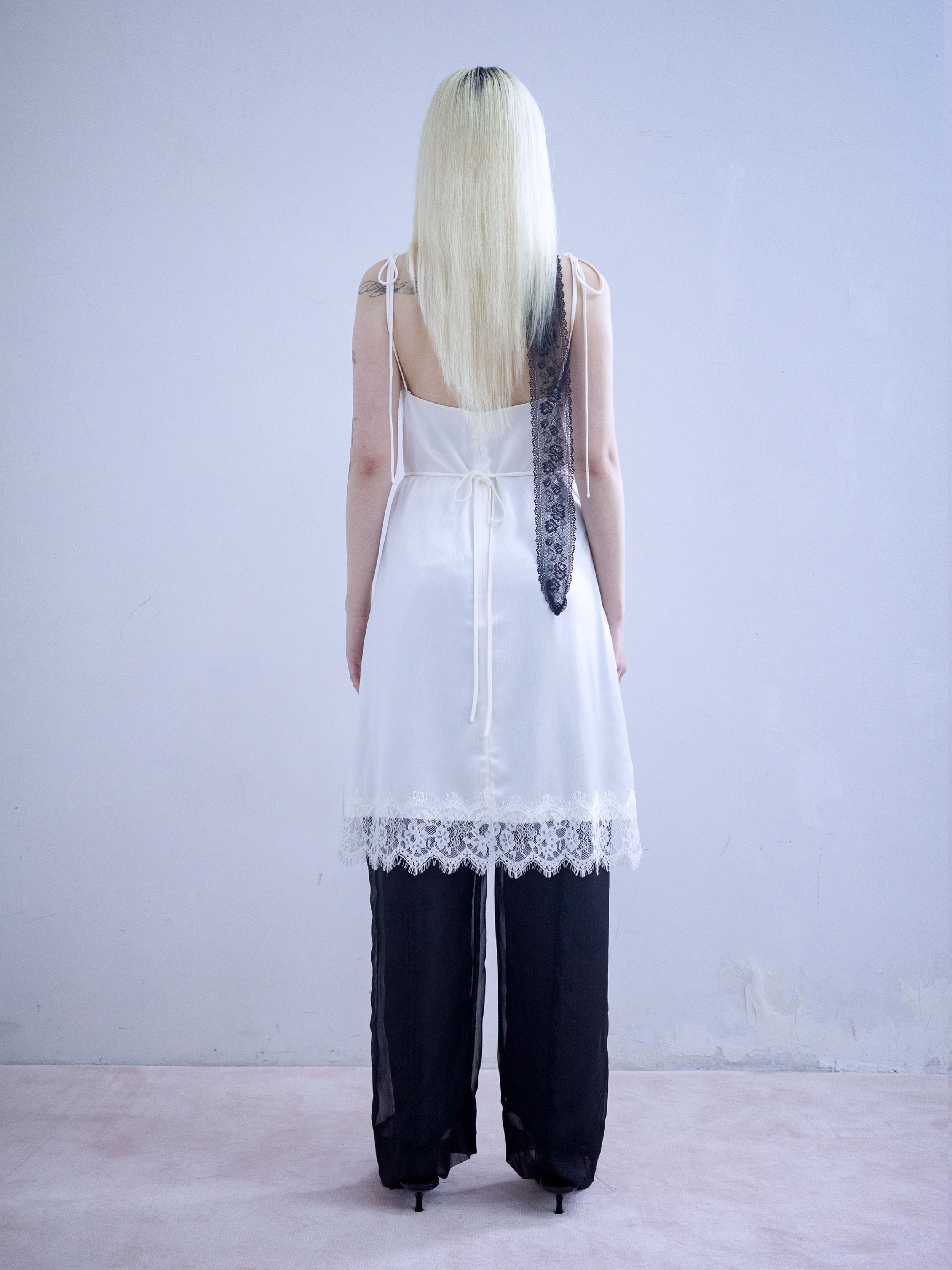 096wht_3.jpg
