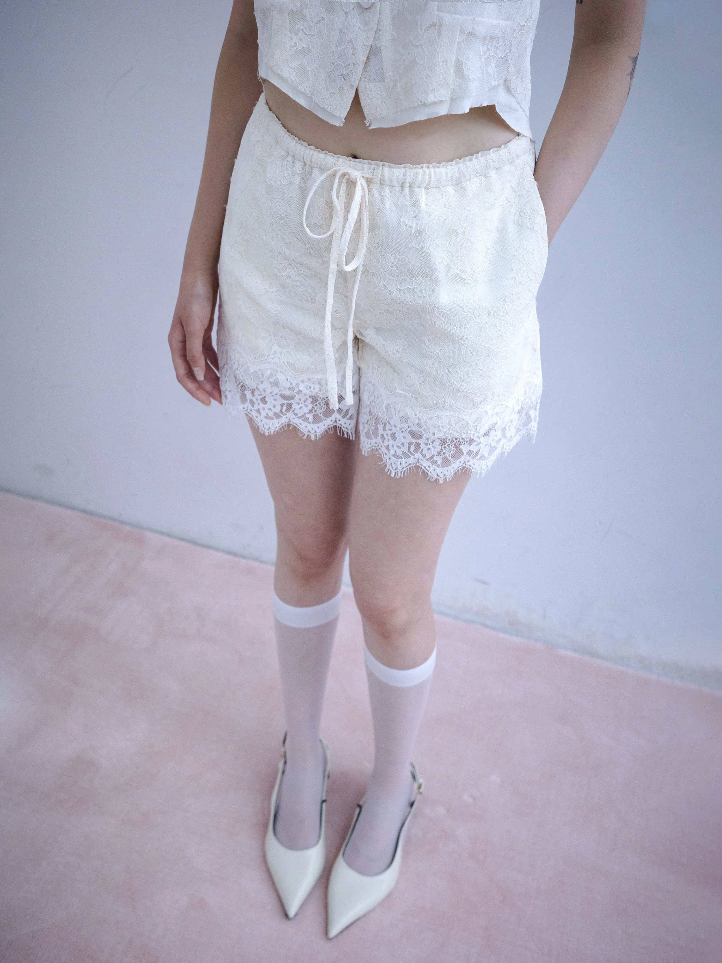 104wht_3.jpg