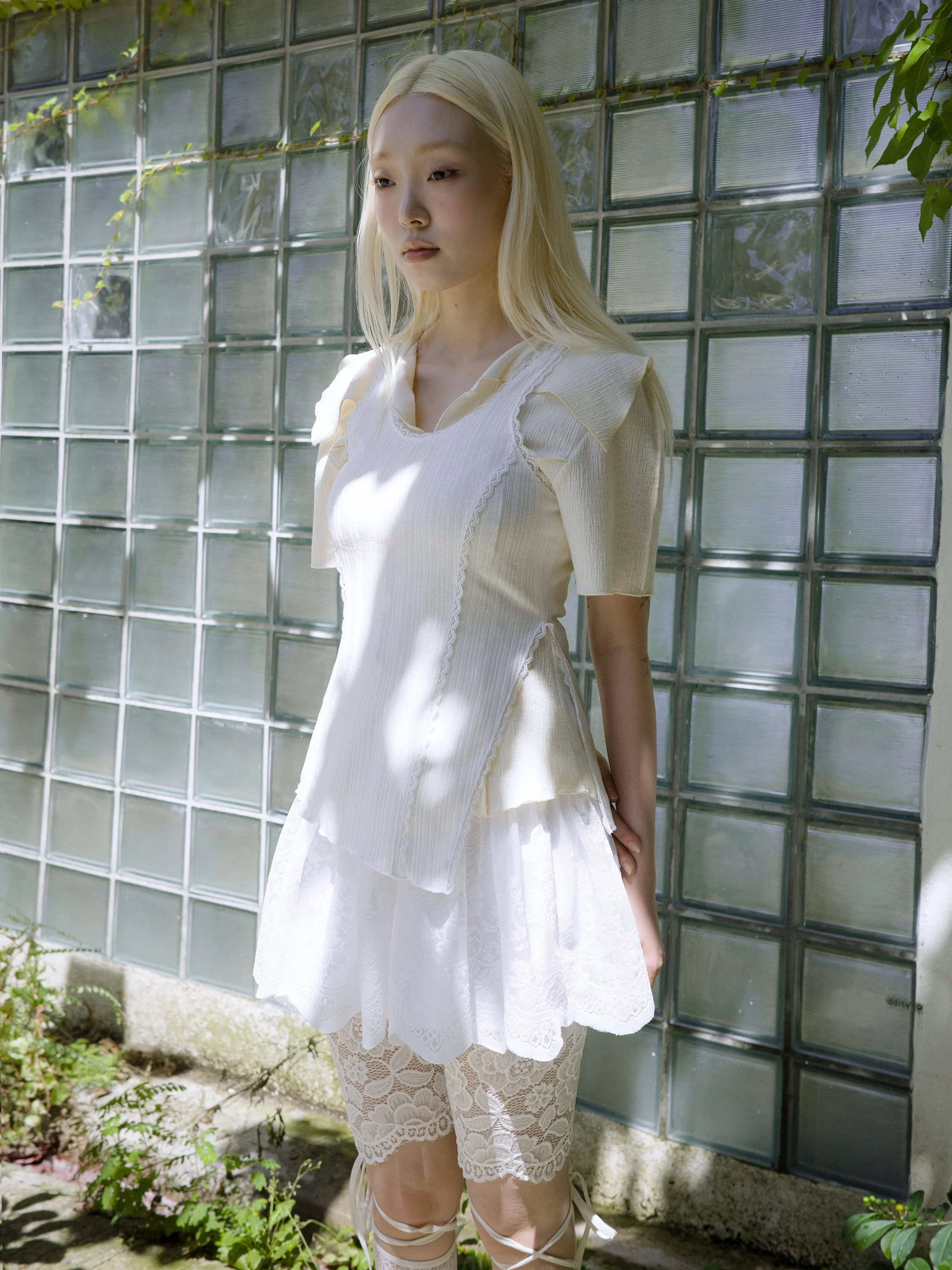 Sofiewht8a.jpg