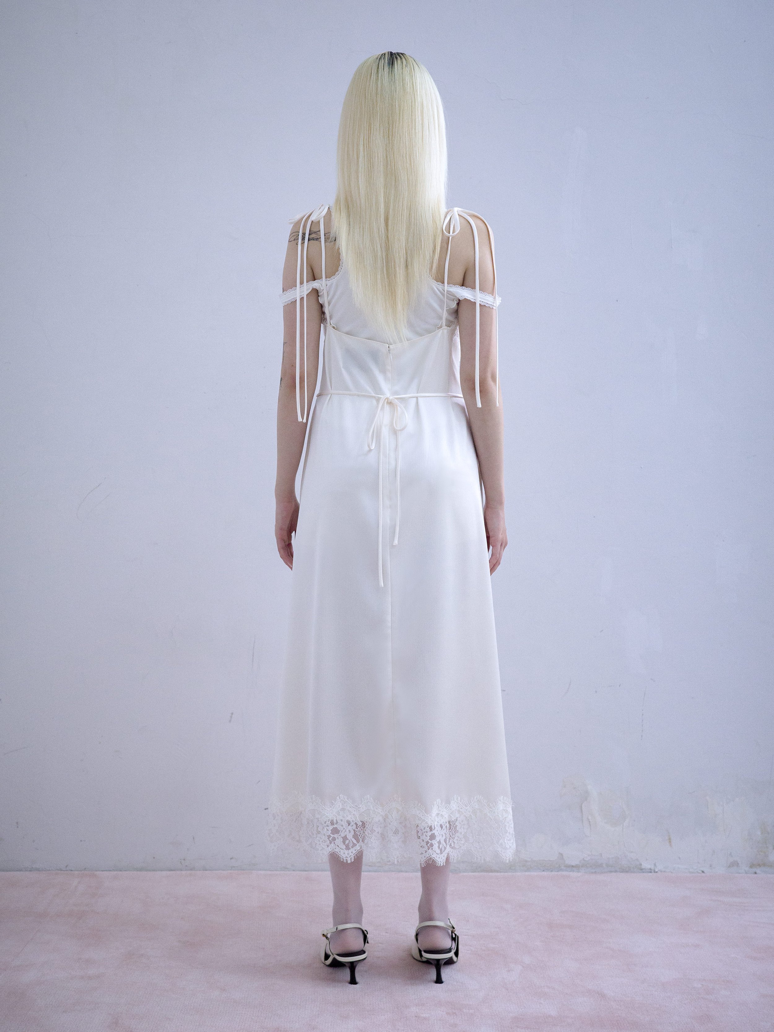 097wht_3.jpg