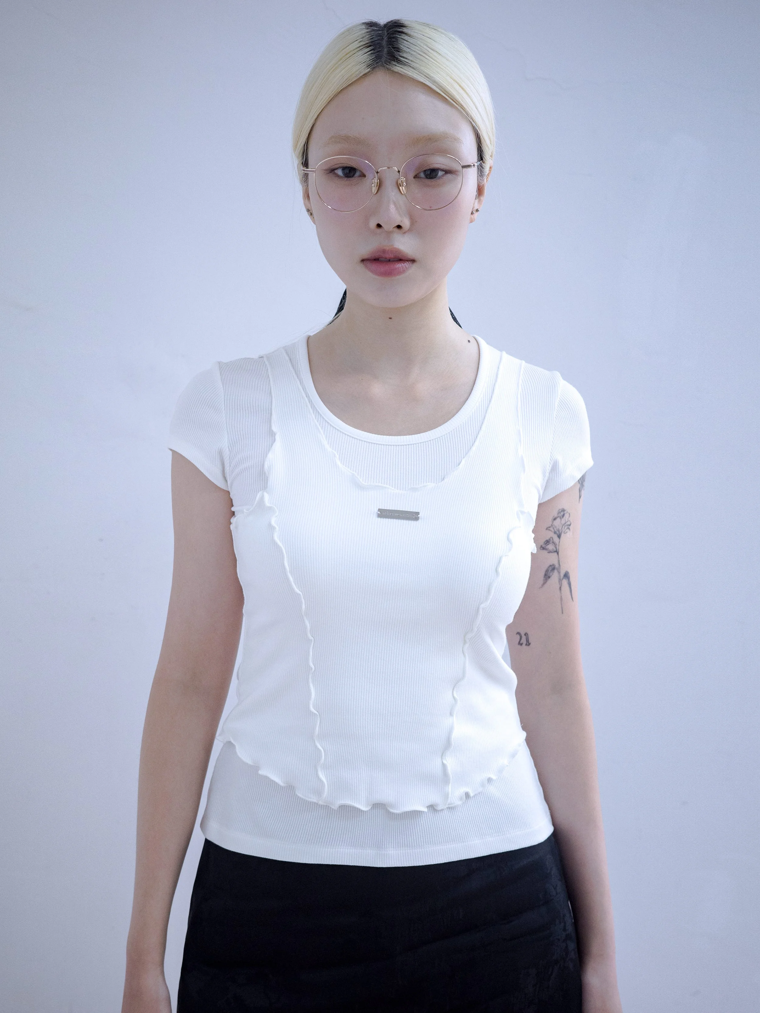 099wht_1.jpg