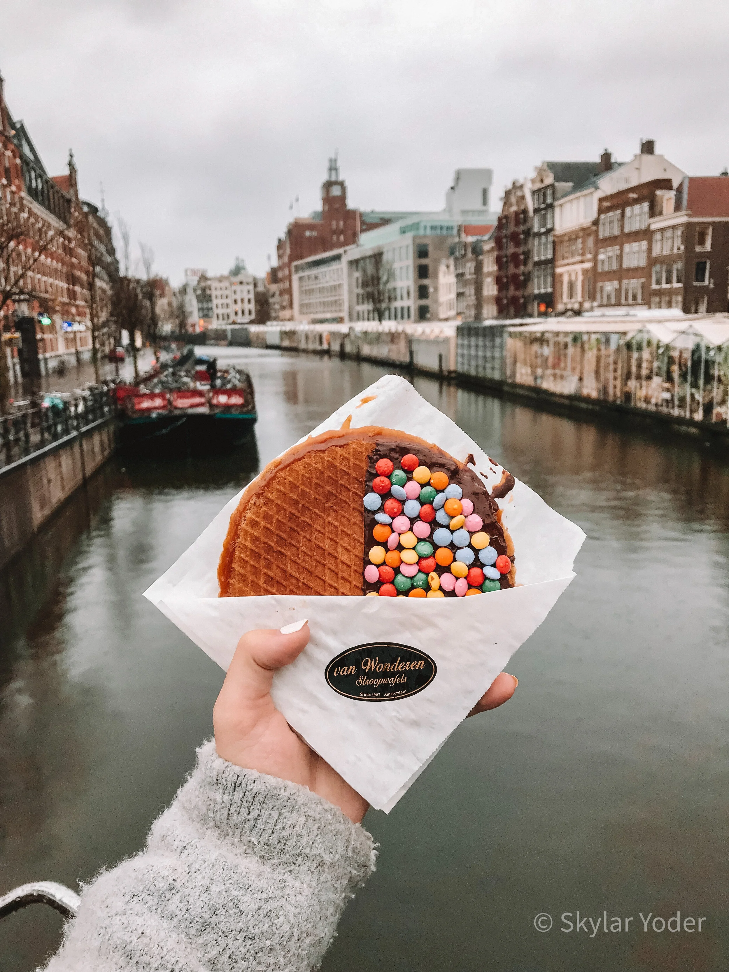 Van Wonderen Stroopwafel near the Floating Flower Market