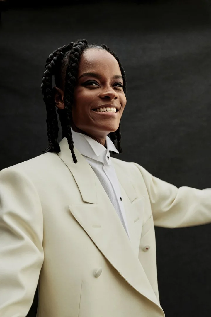 1 ES MAG MUST CREDIT EKUA KING.jpg