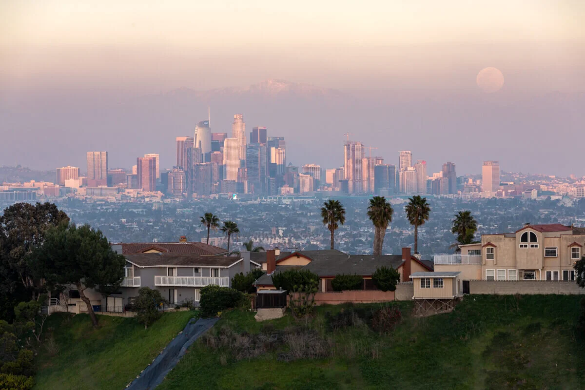 Supermoon Kenneth Hahn Downtown LA