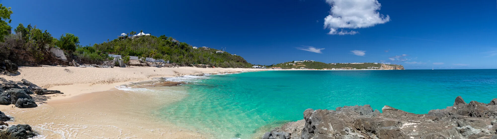 Panoramic view of Baie Rouge and its turquoise water in St. Martin