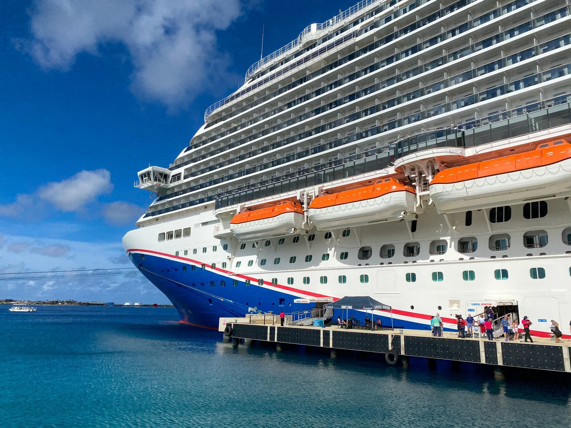 Carnival Horizon beside the cruise pier in Bonaire