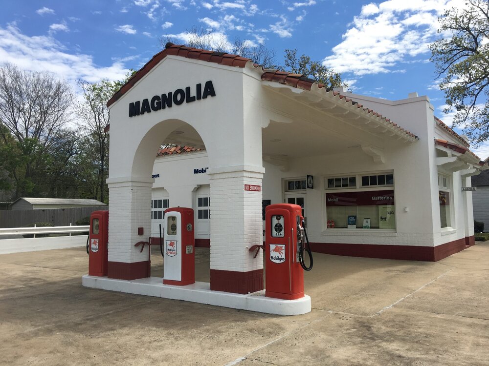 Magnolia Mobil Station