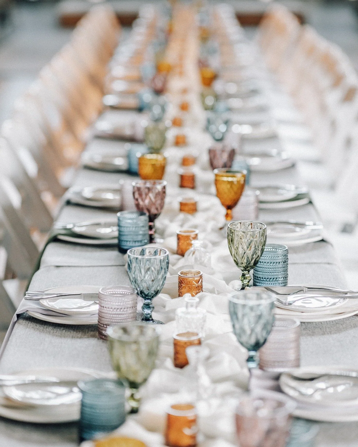 More color, more conversation.🍷🌈 Fill your long tables with personality and charm using Blacksheep&rsquo;s stock of vibrant, vintage-inspired glassware. 

Items featured in photo: 12oz goblets (assorted colours), 12oz hobnail glasses (assorted colo