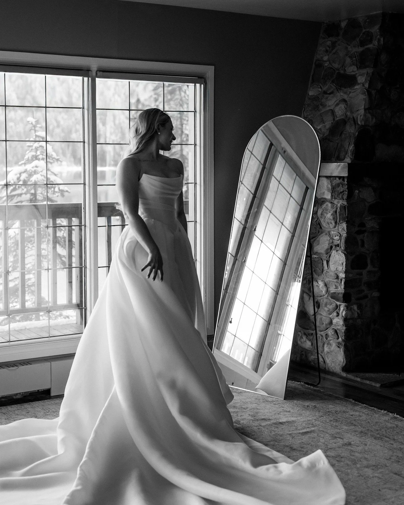 There's no feeling quite like it. The moments before the big moment.

#bride #brialstyle #weddingplanner #weddingplanning #weddingdress